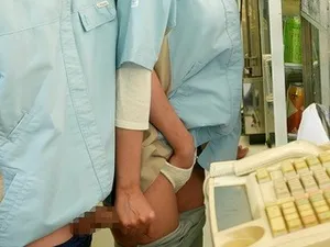 Người chồng lén lút, vợ yêu đi "ăn vụng" với cậu sinh viên làm thêm